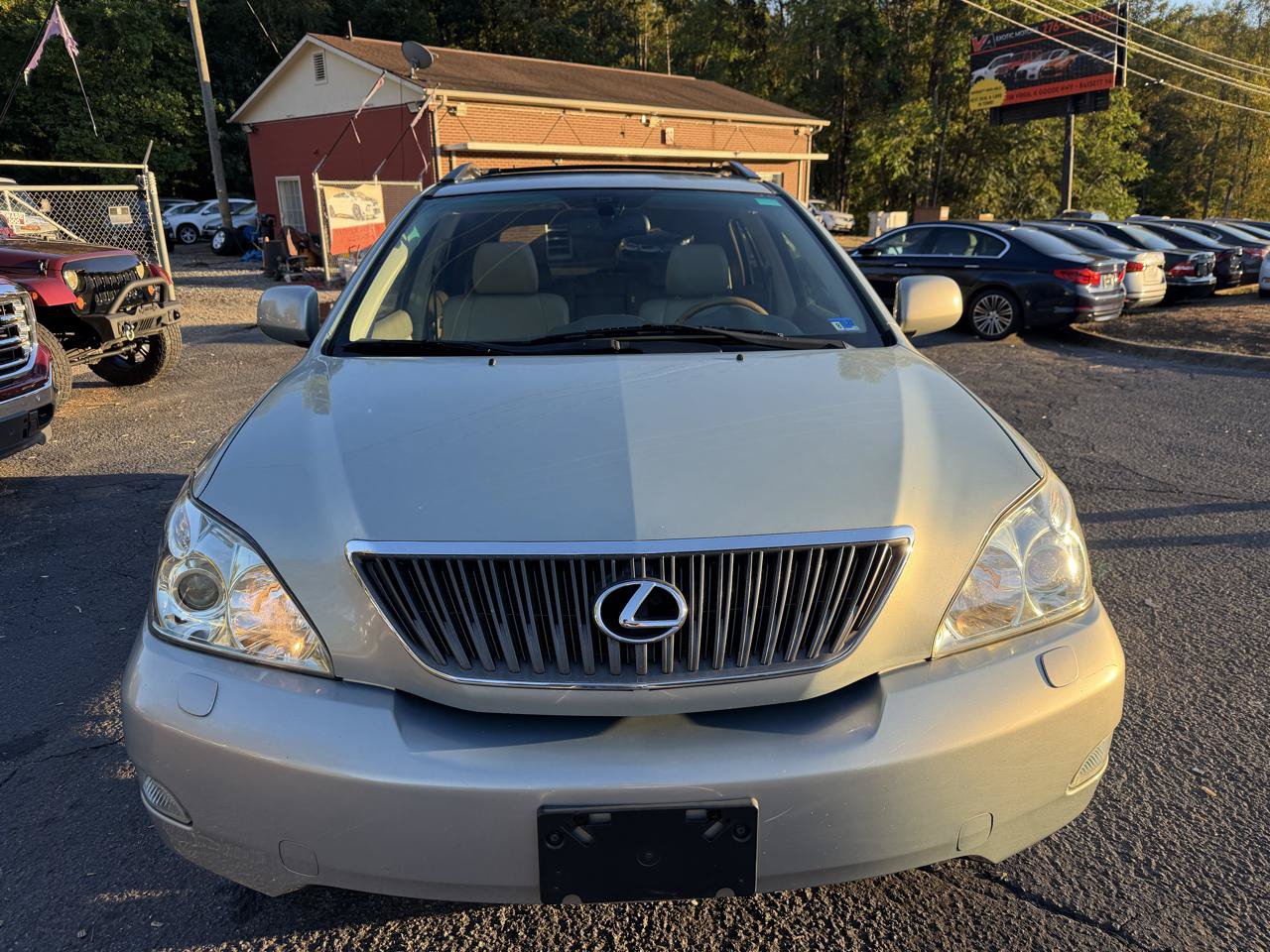 Used 2005 Lexus RX 330 AWD w/ Premium Plus Pkg image 2