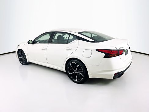 Used 2024 Nissan Altima 2.5 SR FWD image 5