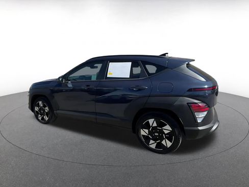 Used 2025 Hyundai Kona SEL image 9