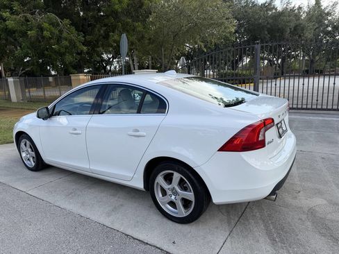 Used 2013 Volvo S60 T5 image 11
