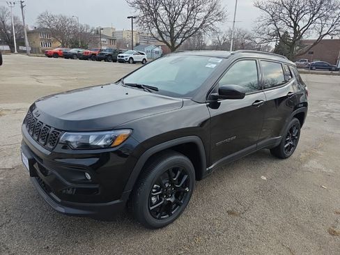 New 2026 Jeep Compass Latitude image 3