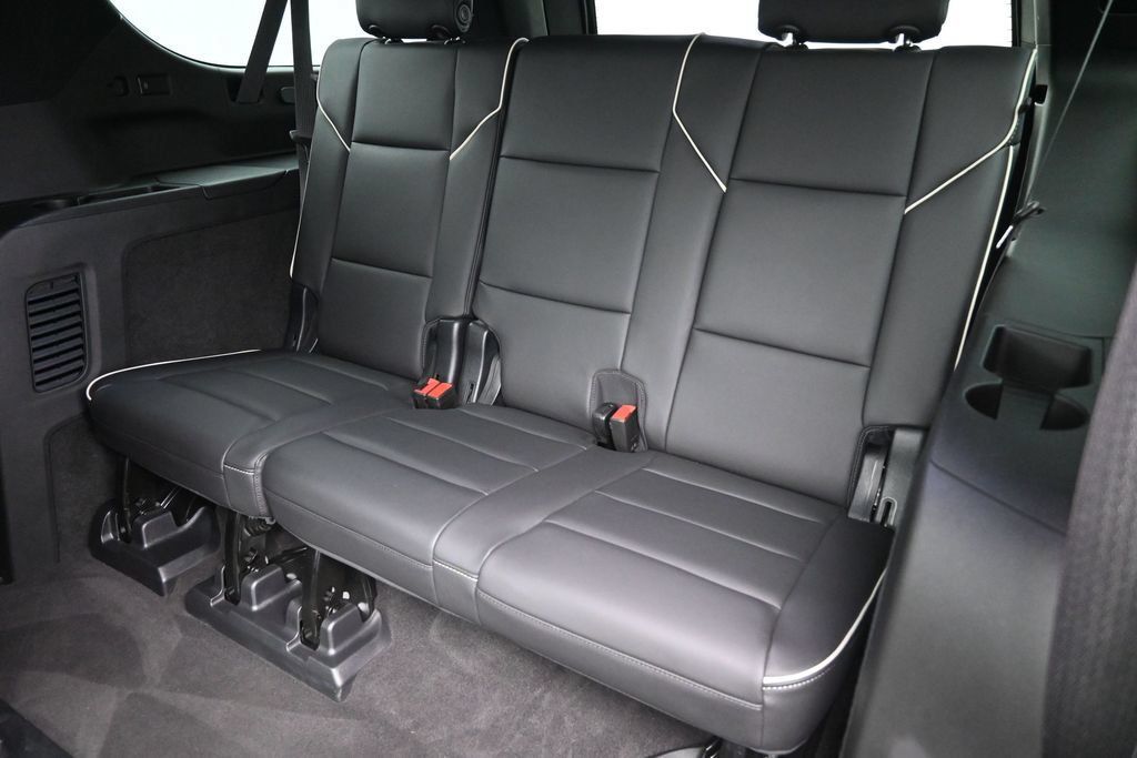 Used 2022 Cadillac Escalade ESV Premium Luxury w/ Performance Package AWD/4WD image 27