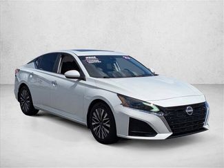 Used 2023 Nissan Altima 2.5 SV w/ SV Premium Package video 3