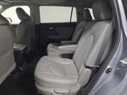 Used 2024 Toyota Highlander XLE image 13