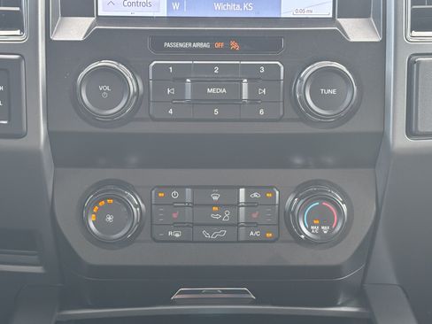 Used 2020 Ford F150 XLT w/ Equipment Group 302A Luxury AWD/4WD image 16
