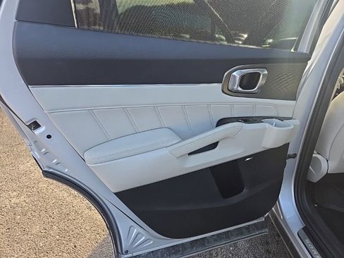 Used 2023 Kia Sorento SX Prestige image 14