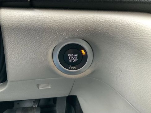 Used 2020 Chrysler Voyager Lxi image 30