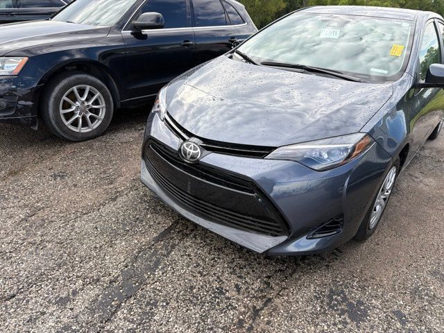 Used 2017 Toyota Corolla LE w/ Carpet Mat Package (TMS) FWD image 3