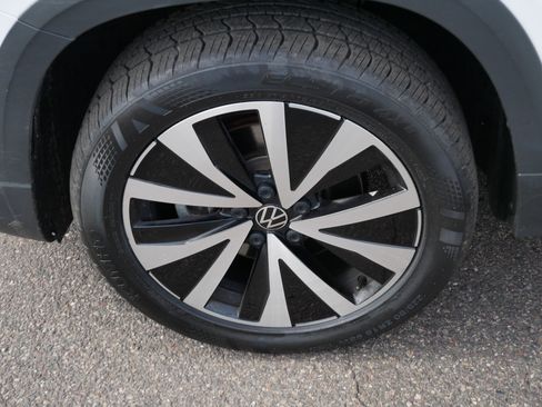 Used 2022 Volkswagen Taos SE AWD/4WD image 15