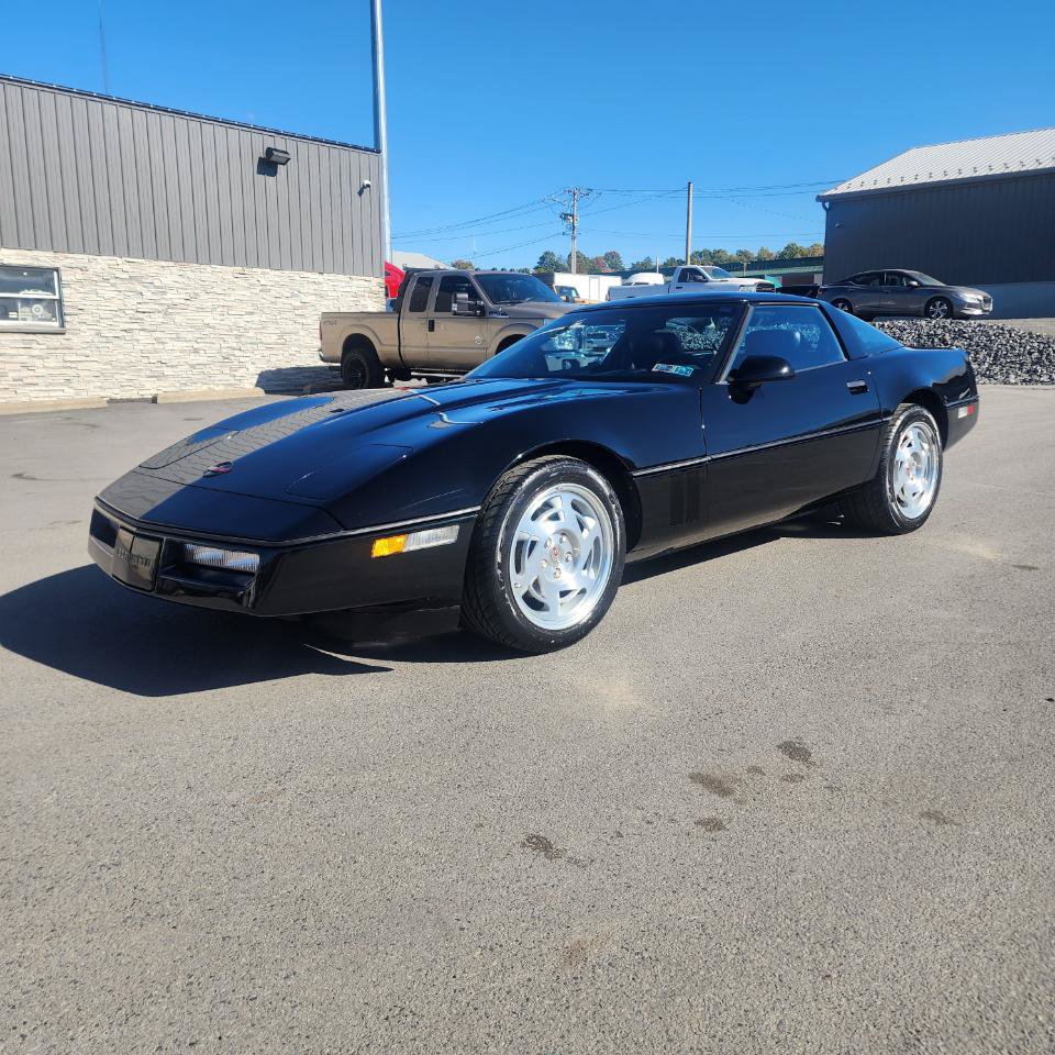 Used 1990 Chevrolet Corvette Coupe RWD image 3