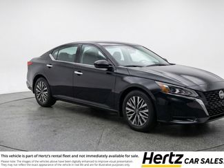 Used 2025 Nissan Altima 2.5 SV video 1