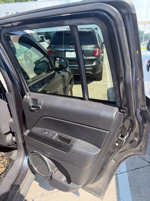 Used 2014 Jeep Compass Sport w/ Power Value Group AWD/4WD image 36