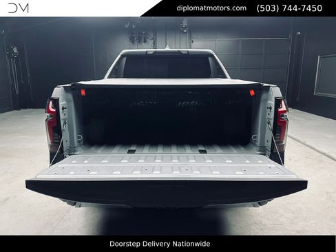 Used 2026 Chevrolet Silverado EV LT AWD/4WD image 44