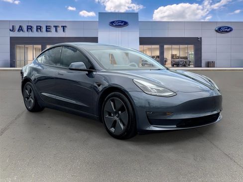 Used 2022 Tesla Model 3 Long Range AWD/4WD image 1