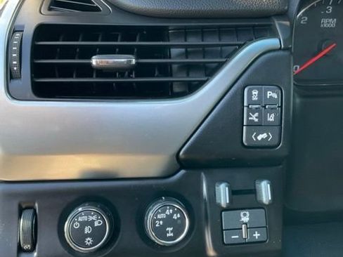 Used 2015 Chevrolet Tahoe LTZ AWD/4WD image 21