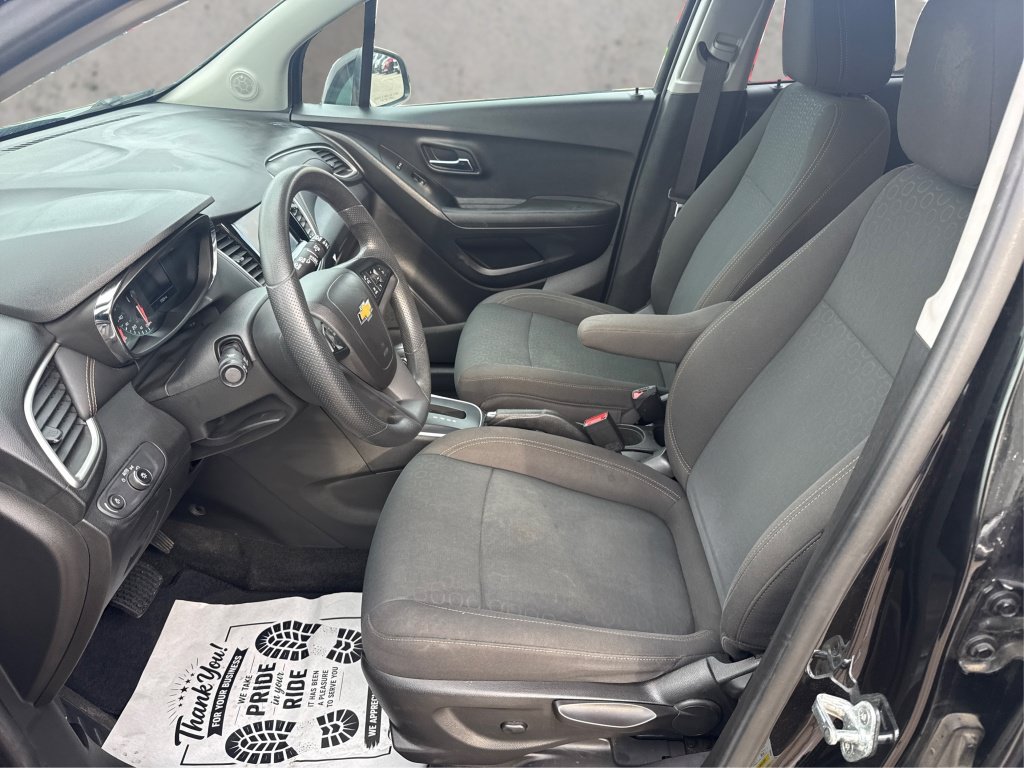 Used 2020 Chevrolet Trax LS w/ Tint and Cruise Package FWD image 11