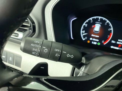 Used 2025 Honda Pilot Touring image 15