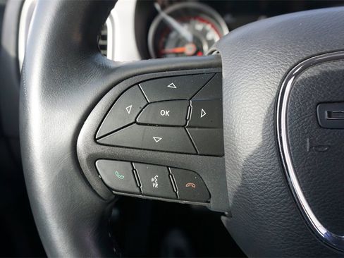 Used 2019 Dodge Charger SXT image 8