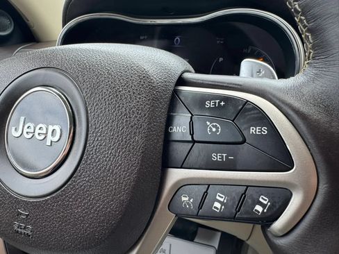 Used 2015 Jeep Grand Cherokee Overland w/ Advanced Technology Group RWD image 21