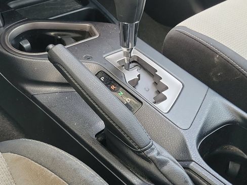 Used 2017 Toyota RAV4 XLE AWD/4WD image 25