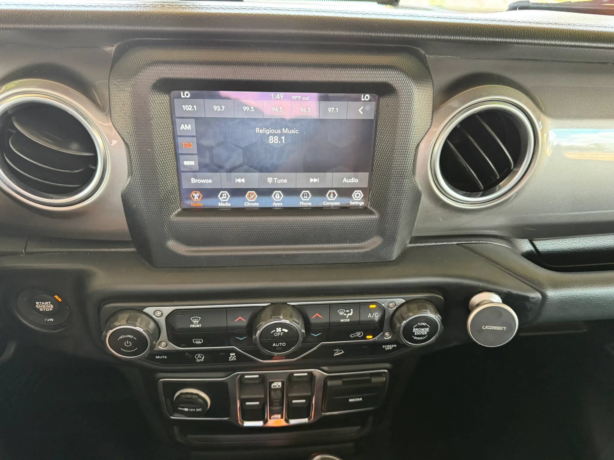 Used 2020 Jeep Wrangler Unlimited Sahara AWD/4WD image 14