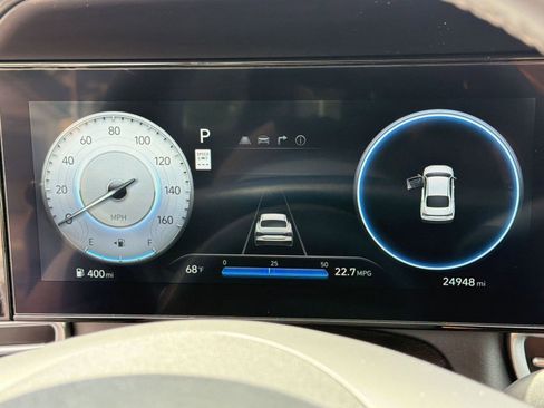 Used 2025 Hyundai Elantra SEL FWD image 18