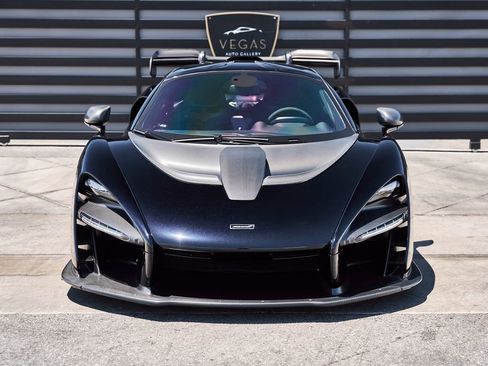 Used 2019 McLaren Senna RWD image 24