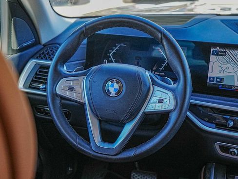 Used 2023 BMW X7 xDrive40i w/ Premium Package image 29