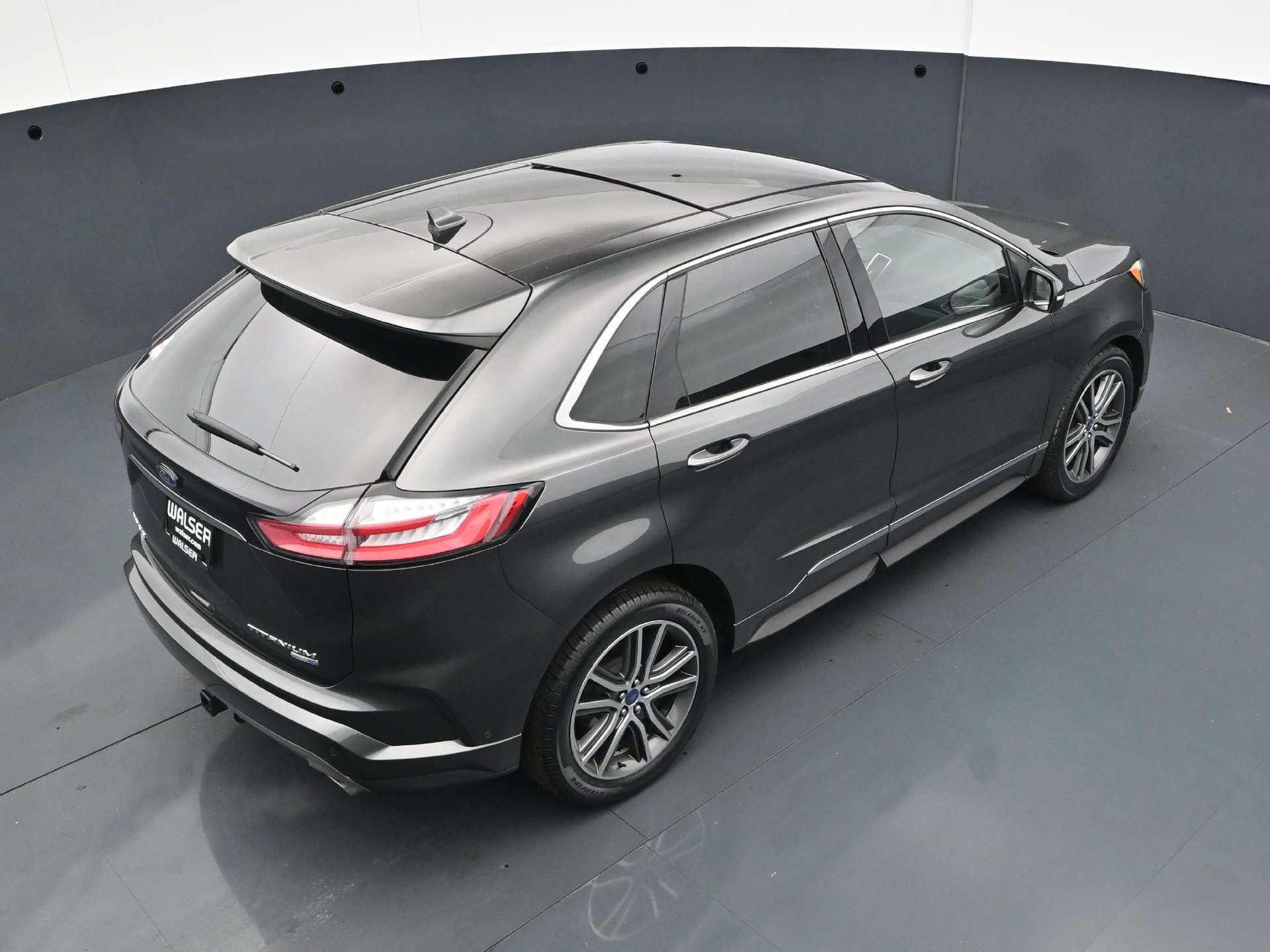 Used 2019 Ford Edge Titanium w/ Equipment Group 301A AWD/4WD image 38