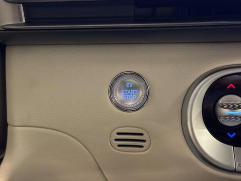 New 2026 Genesis GV60 RWD image 23
