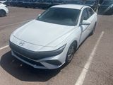 Used 2024 Hyundai Elantra SE image 2