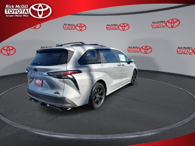 New 2026 Toyota Sienna XLE Woodland Edition AWD/4WD image 8