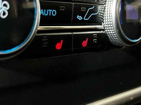 Used 2024 Ford Expedition Limited image 29