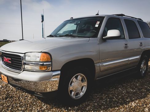 Used 2004 GMC Yukon SLT w/ 1SD Preferred Equipment Group image 8