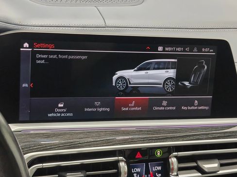 Used 2022 BMW X7 xDrive40i w/ M Sport Package AWD/4WD image 61