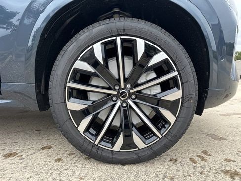 New 2026 Volvo XC90 B6 Plus w/ Protection Package Premier image 9