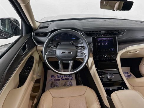 Used 2022 Jeep Grand Cherokee L Limited w/ Luxury Tech Group II image 22