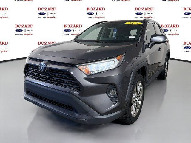 Used 2021 Toyota RAV4 XLE Premium FWD image 4