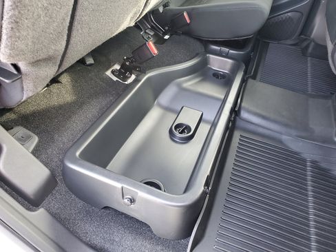 Used 2022 Nissan Frontier PRO-4X image 46