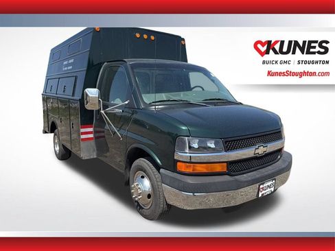 Used 2004 Chevrolet Express 3500 w/ Chrome Appearance Package RWD image 1