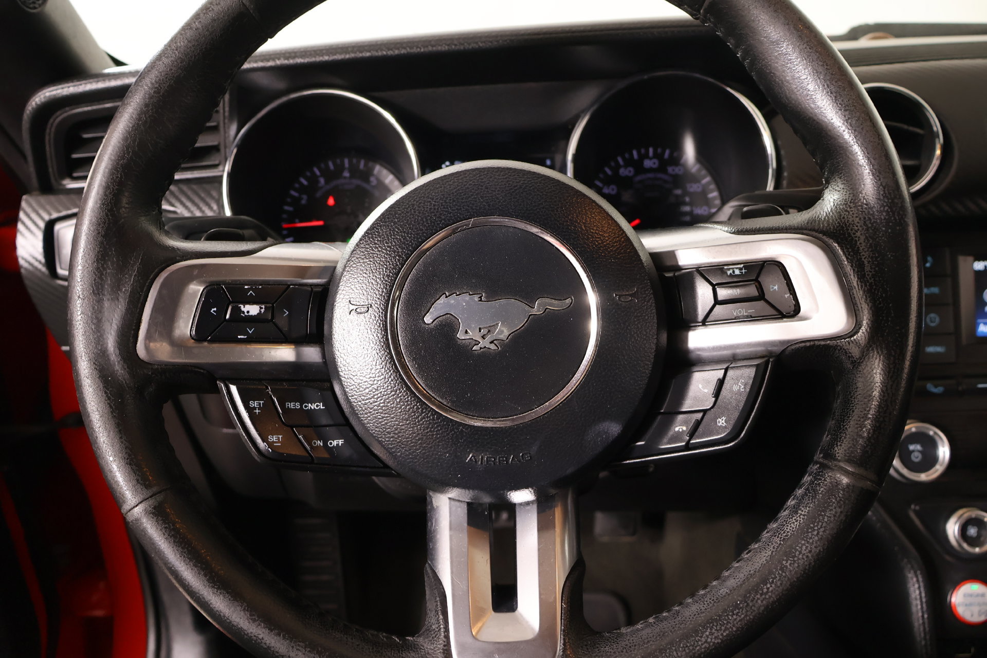 Used 2016 Ford Mustang Coupe RWD image 3