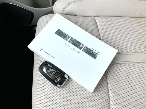 Used 2020 Lincoln Nautilus Reserve w/ Equipment Group 202A image 15