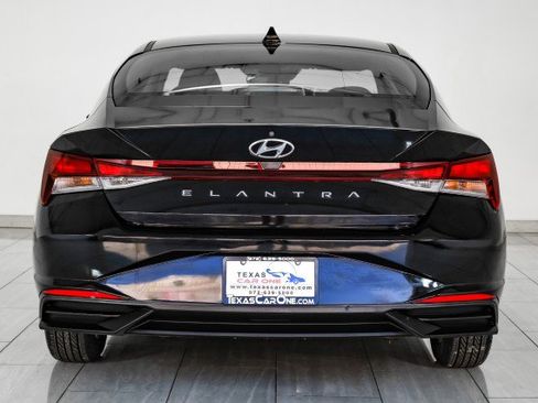 Used 2021 Hyundai Elantra SE w/ Cargo Package image 7