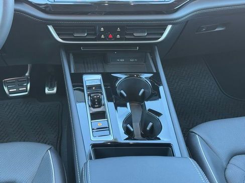 New 2026 Volkswagen Atlas SEL Premium R-Line AWD/4WD image 17