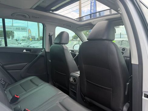 Used 2017 Volkswagen Tiguan Wolfsburg Edition FWD image 12