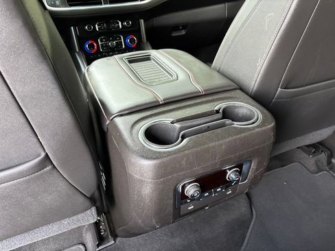 Used 2021 Chevrolet Suburban RST w/ Luxury Package RWD image 26