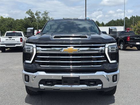 Used 2024 Chevrolet Silverado 2500 LTZ w/ LTZ Premium Texas Edition AWD/4WD image 3