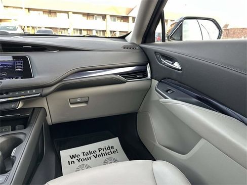 Certified 2023 Cadillac XT4 Luxury w/ Cold Weather Package image 34