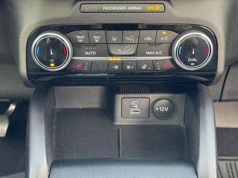 Used 2022 Ford Escape Titanium w/ Class II Trailer Tow Package image 14