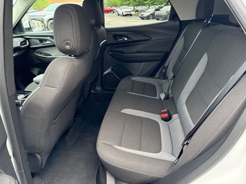 Used 2023 Chevrolet TrailBlazer LT FWD image 25